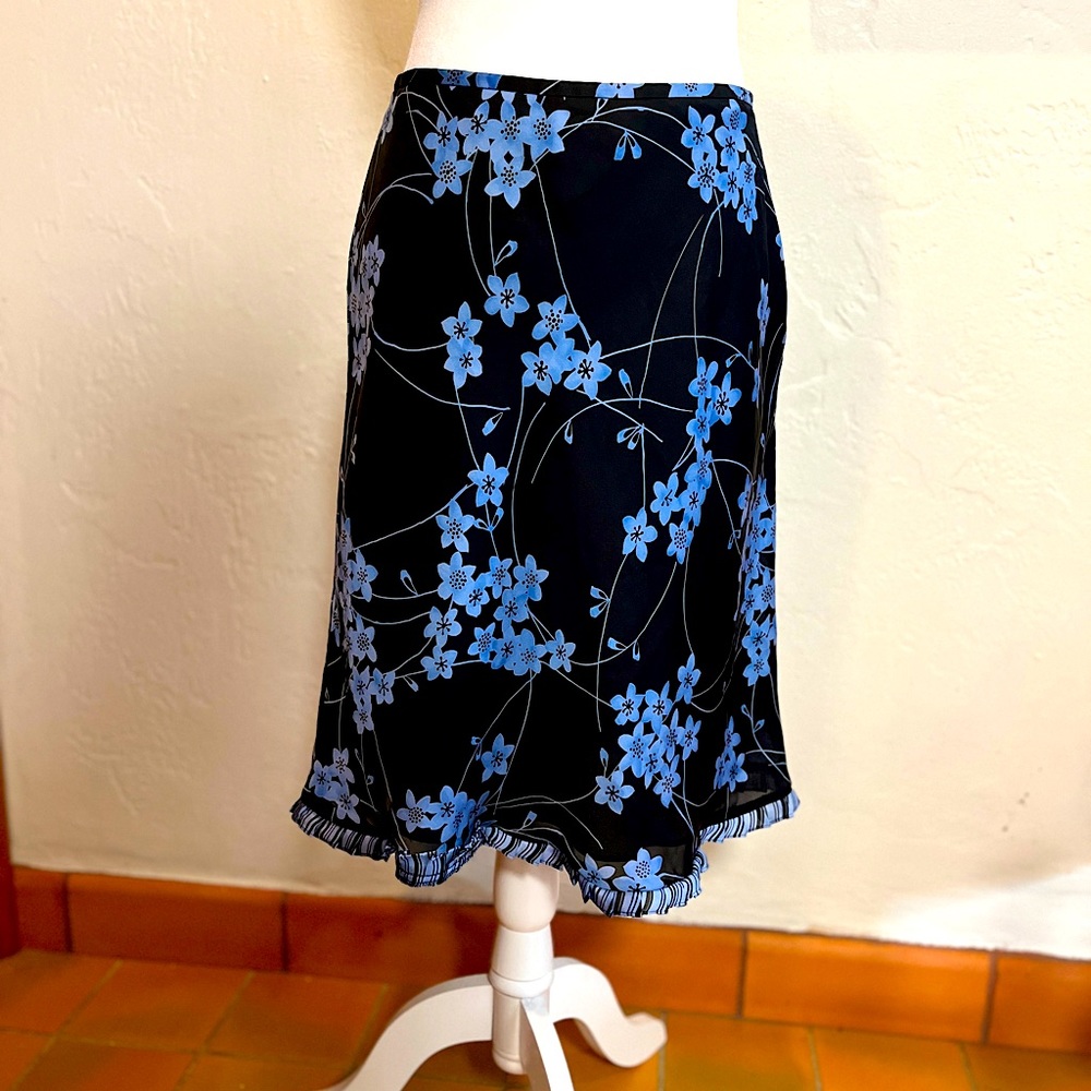 Ann Taylor blue flower skirt